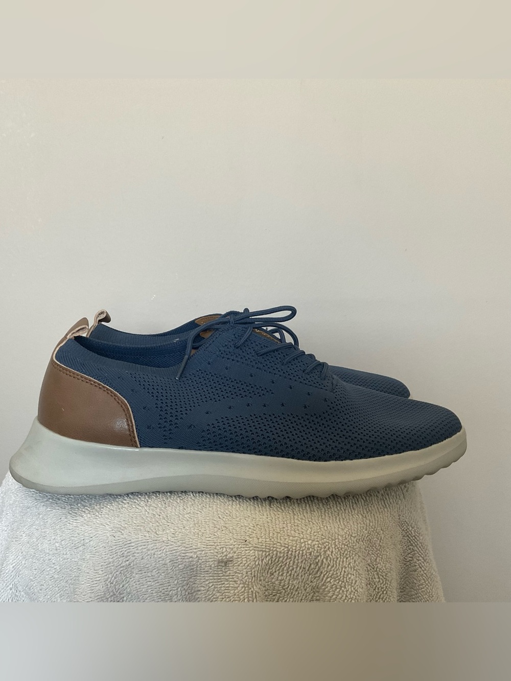 Vilocy Any Well Business Casual Navy Blue Laced Shoe Brown Trim Men's Size 12